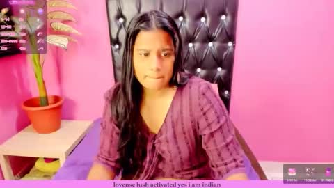 PARADISEQUEEN online show from 04.27.26