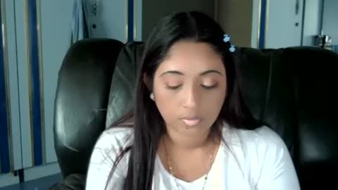 Snapshot of indianplaygal69 chatting on 09.20.25 Indianpalgal69 online show from 09.20.25