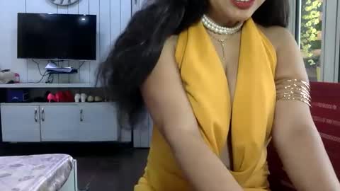 Snapshot of indianrads9 chatting on 12.19.25 Radha online show from 12.19.25