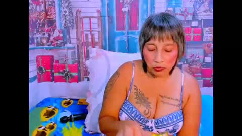 indianroxy27 online show from 12.19.25