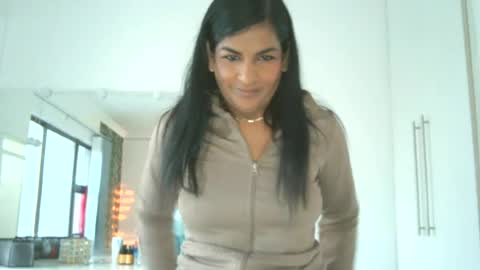 Snapshot of indiansavage1 chatting on 06.18.26 rani online show from 06.18.26