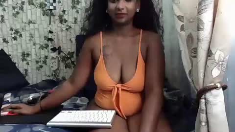 Snapshot of indiantina01 chatting on 01.16.25 tina online show from 01.16.25