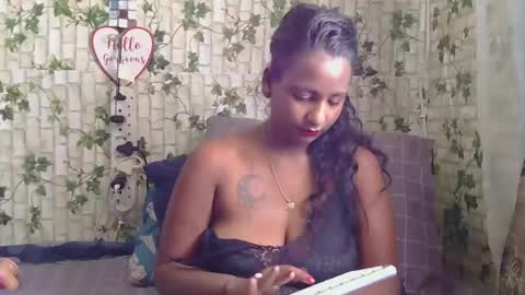 Snapshot of indiantina01 chatting on 02.20.25 tina online show from 02.20.25