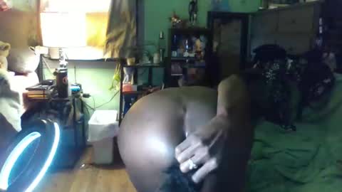 Snapshot of indigo_scorpio chatting on 12.19.25 indigo_scorpio online show from 12.19.25