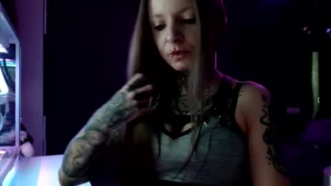 Snapshot of inesdesire chatting on 02.12.25 InesDesire online show from 02.12.25