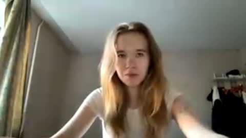 Snapshot of inespacheco chatting on 05.19.26 Sofia online show from 05.19.26