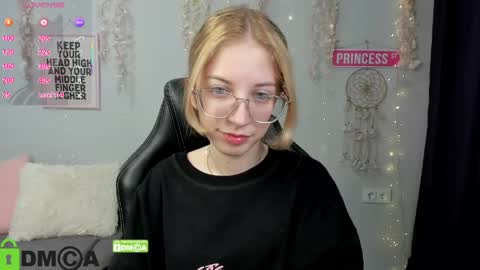 Mia online show from 05.03.26