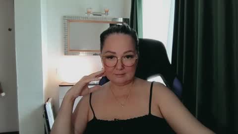 Snapshot of infinity_loveliness chatting on 07.18.26 Infinity online show from 07.18.26