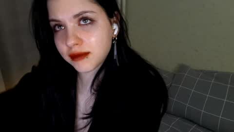 Mia online show from 04.05.26