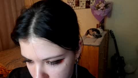 Mia online show from 04.21.26