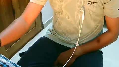 Snapshot of ingloriousuncut chatting on 01.25.25 Inglorious Hairy Uncut online show from 01.25.25