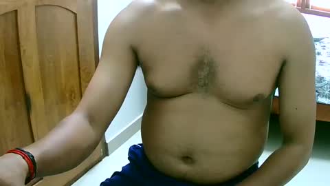 Snapshot of ingloriousuncut chatting on 02.17.25 Inglorious Hairy Uncut online show from 02.17.25