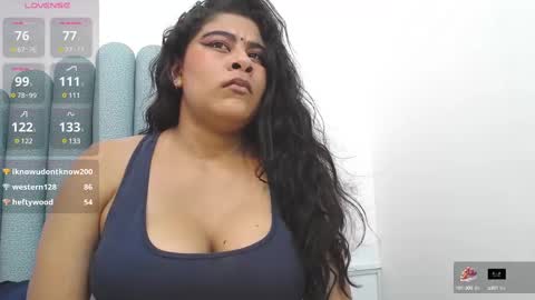 Snapshot of iniyalaboni chatting on 02.11.25 Iniya online show from 02.11.25