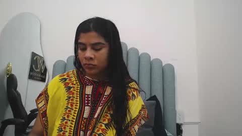 Snapshot of iniyalaboni chatting on 03.04.25 Iniya online show from 03.04.25