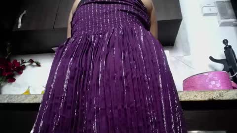 Snapshot of iniyalaboni chatting on 12.19.25 Iniya online show from 12.19.25