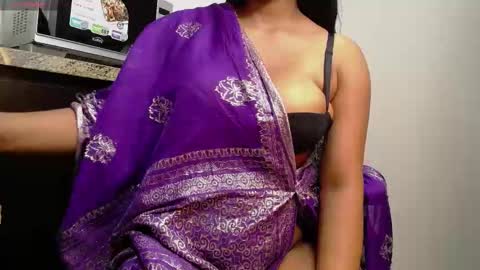 Snapshot of iniyalaboni chatting on 02.19.26 Iniya online show from 02.19.26