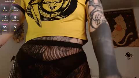 Snapshot of inked_val chatting on 10.29.25 Valerie online show from 10.29.25