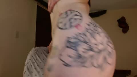 Snapshot of inked_val chatting on 01.05.26 Valerie online show from 01.05.26