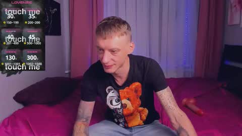 Snapshot of inkedjamesx chatting on 10.02.25 James online show from 10.02.25