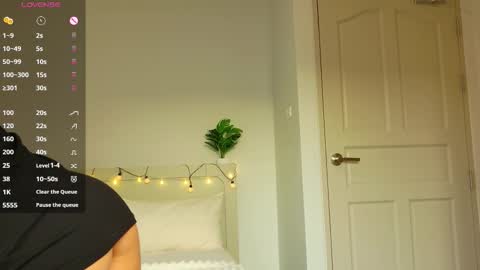 Snapshot of innnerlight chatting on 02.06.26 Mila Reef online show from 02.06.26