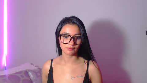 Abril online show from 09.17.25