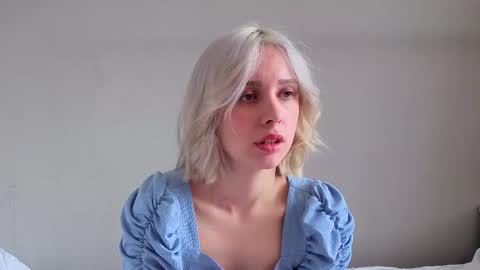 Snapshot of innocent_girll chatting on 03.11.26 Kate online show from 03.11.26