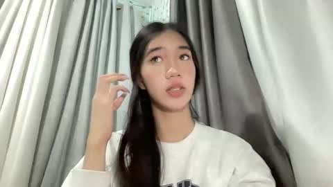 Reign online show from 05.05.26