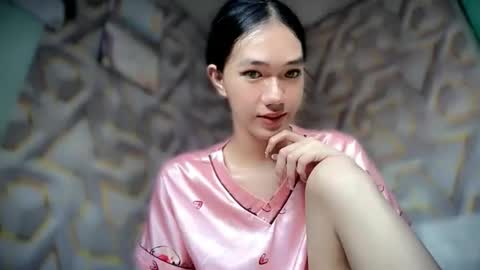 Snapshot of innocent_reign69 chatting on 05.18.26 Reign online show from 05.18.26