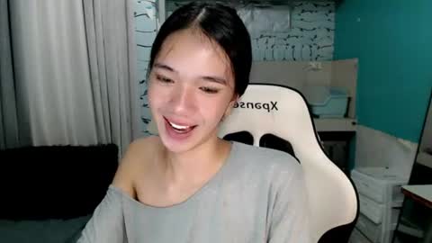 Snapshot of innocent_reign69 chatting on 06.18.26 Reign online show from 06.18.26