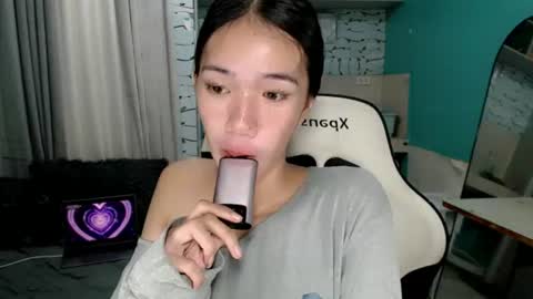 Snapshot of innocent_reign69 chatting on 07.13.26 Reign online show from 07.13.26
