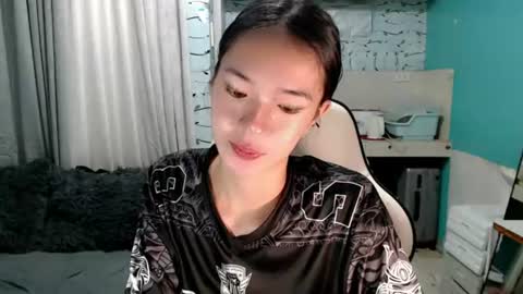 Snapshot of innocent_reign69 chatting on 07.19.26 Reign online show from 07.19.26