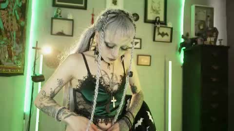 Snapshot of insania_999 chatting on 02.13.26 SANIA online show from 02.13.26