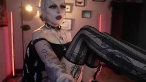 Snapshot of insania_999 chatting on 03.10.26 SANIA online show from 03.10.26