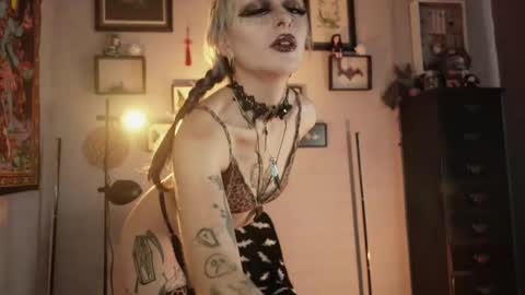 Snapshot of insania_999 chatting on 03.18.26 SANIA online show from 03.18.26