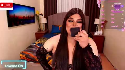 Snapshot of insatiablesexqueen chatting on 07.24.26 tasha online show from 07.24.26