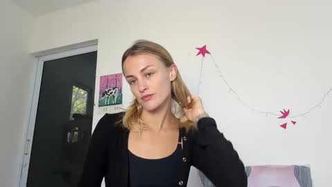 Snapshot of inspirebyeva chatting on 02.06.26 Eva online show from 02.06.26