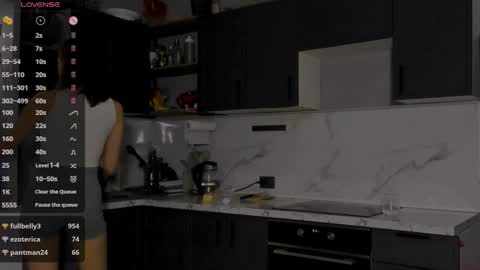 Snapshot of internetsexplorer chatting on 12.21.24 Bernadette  Join  online show from 12.21.24