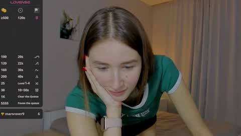 Snapshot of internetsexplorer chatting on 01.22.25 Bernadette  Join  online show from 01.22.25