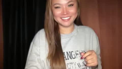 Snapshot of into_the_nightxxx chatting on 03.17.26 KATH online show from 03.17.26