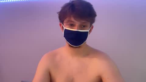 Snapshot of ipoundsissys chatting on 11.22.25 ipoundsissys online show from 11.22.25