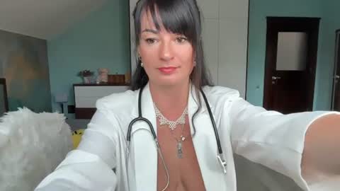 Snapshot of iracherrynow chatting on 07.20.26 iracherrynow online show from 07.20.26