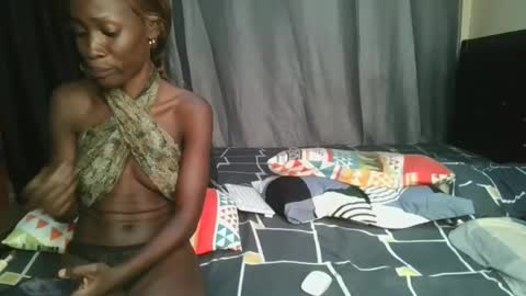 Snapshot of irahhottie chatting on 02.18.25 irrah online show from 02.18.25