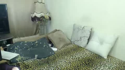 Snapshot of irenalegs chatting on 12.08.24 irenalegs online show from 12.08.24