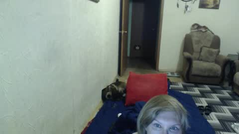 Snapshot of irenalegs chatting on 12.22.25 irenalegs online show from 12.22.25