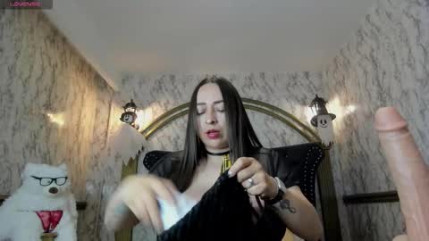 Snapshot of irennewilson chatting on 10.21.25 Irenne Wilson Online 0700 to 1400 gmt-5 online show from 10.21.25