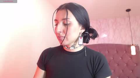 iris_77 online show from 10.23.25