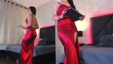 Queen Iris online show from 02.05.25