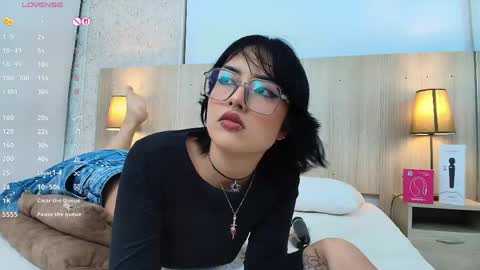 Snapshot of iris_gomez chatting on 05.19.26 Iris online show from 05.19.26