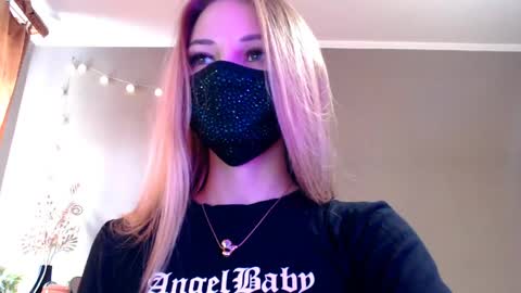 Lily online show from 04.24.26