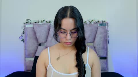 Snapshot of iris_mandarinne chatting on 11.02.25 Iris online show from 11.02.25